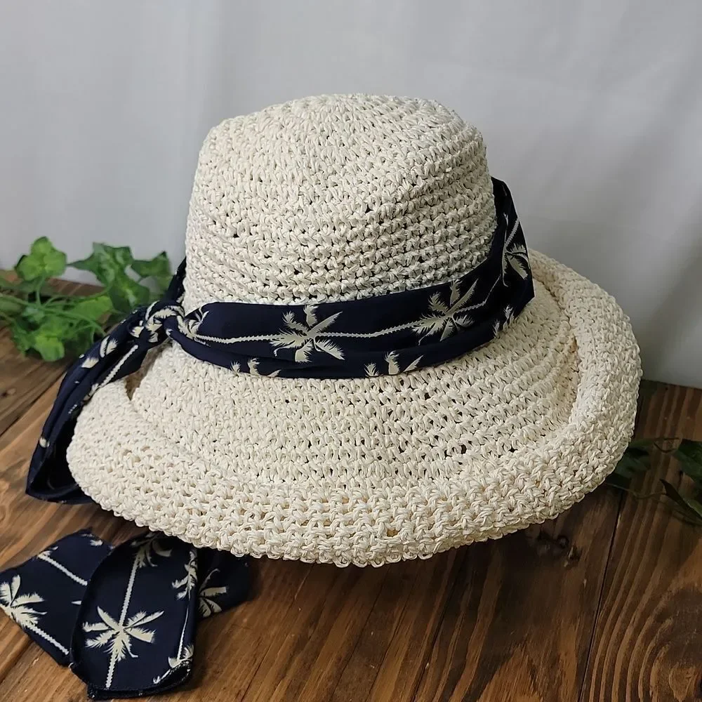 Scala. Chic Straw Hat with Palm Print Band. EUC